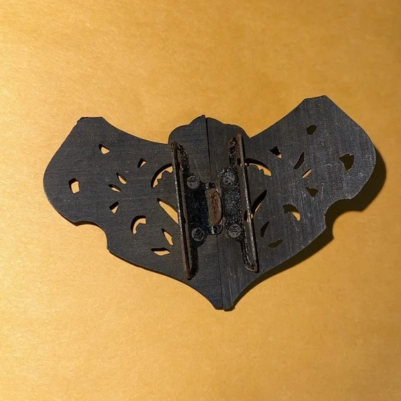 Extremely rare antique Gutta Percha belt buckle. - Picture 2 of 4